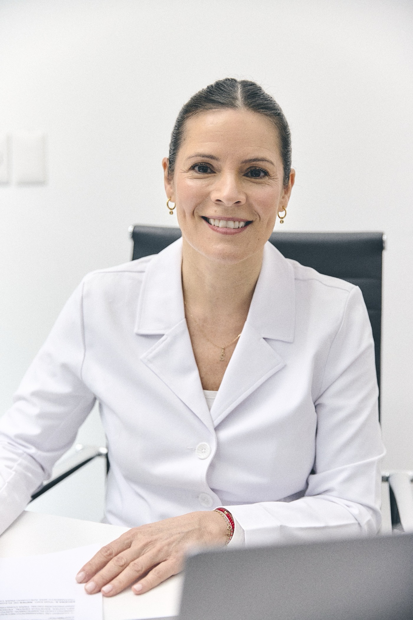 Especialista de la clínica en su consulta