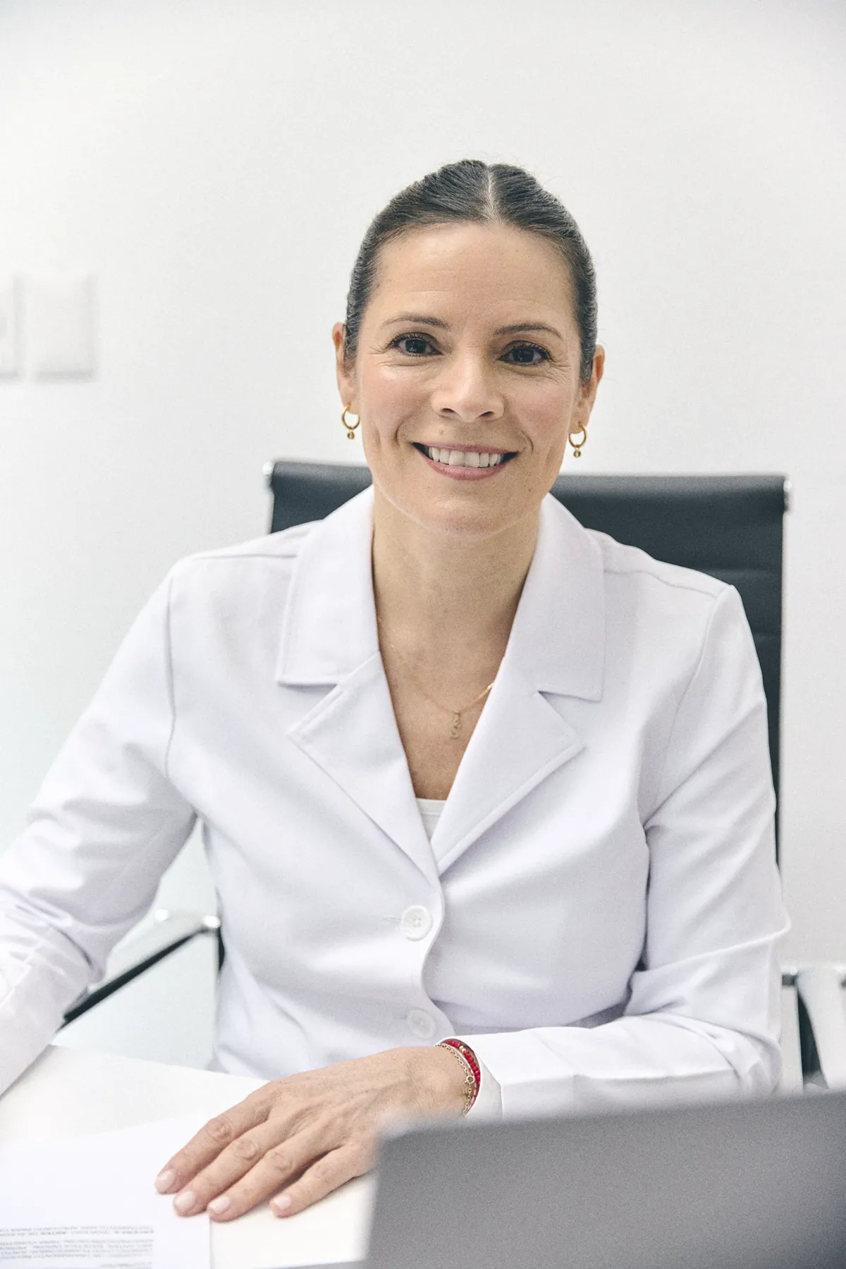 Especialista de la clínica en su consulta